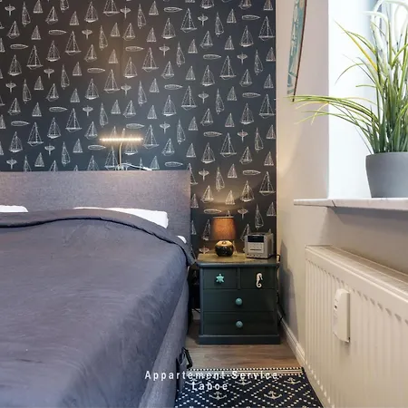 4 Knotenpunkt * Laboe